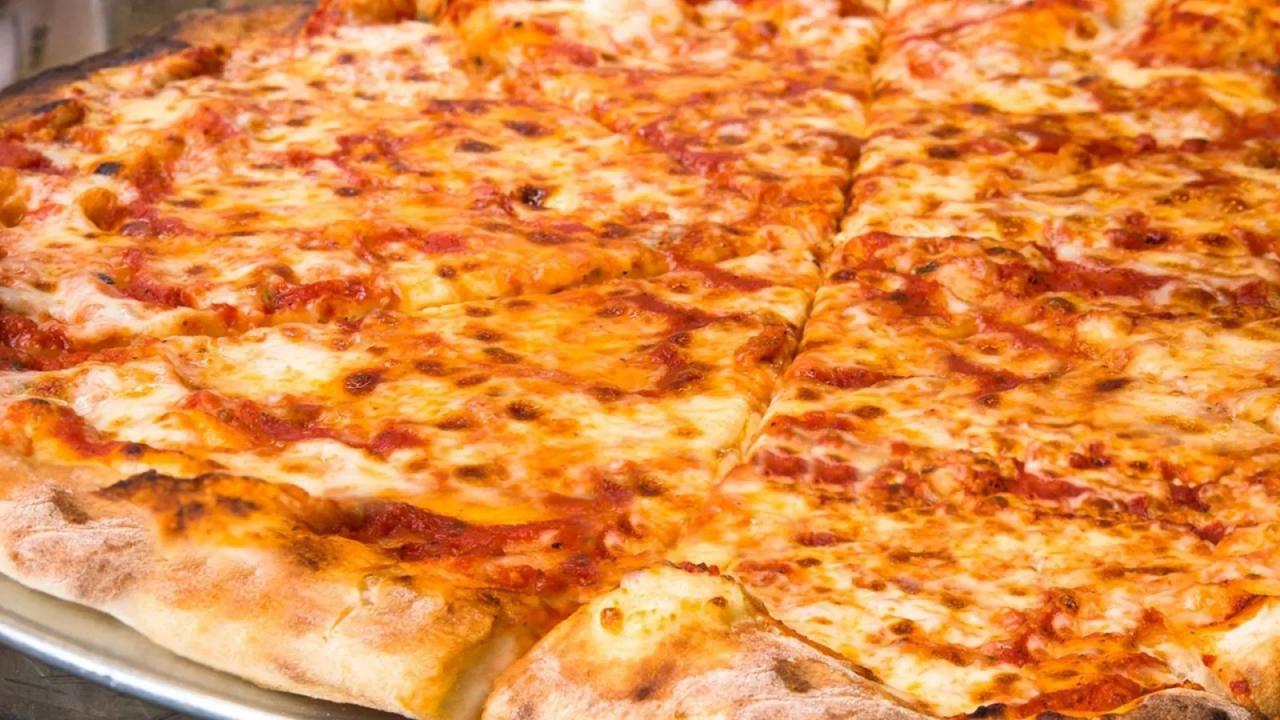 Calories new york pizza slice
