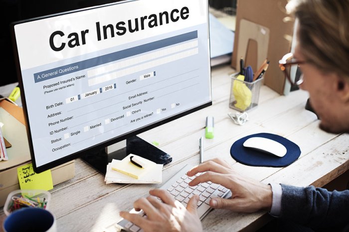 Can 2 people have insurance on the same car