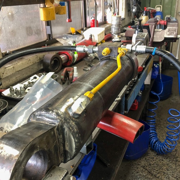 How to rebuild a hydraulic cylinder