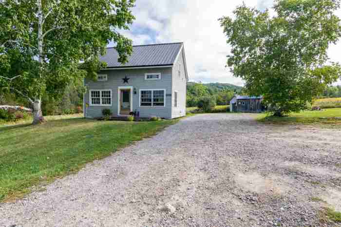 How far is rutlan vt to hinesburg vt