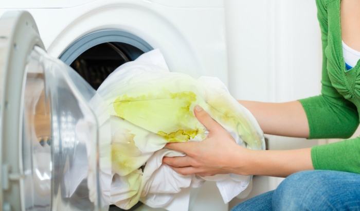 How to remove color bleeding from clothes
