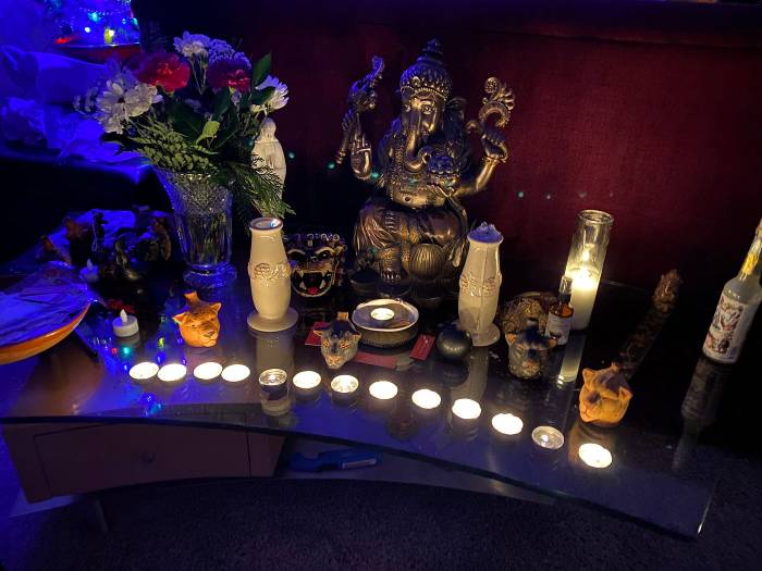 How to build an altar