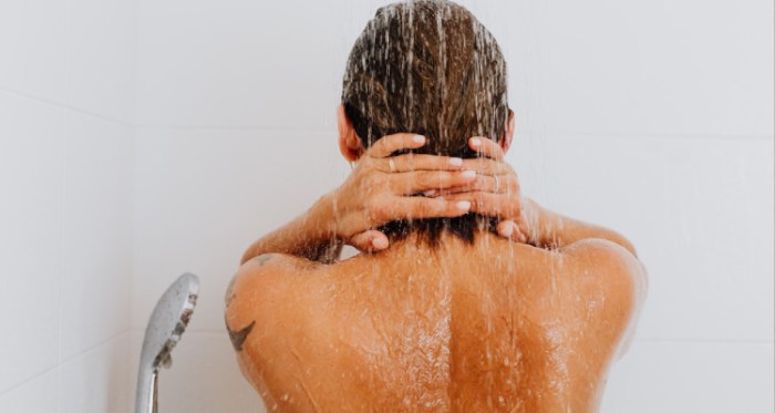 How long do you wait to shower after tanning