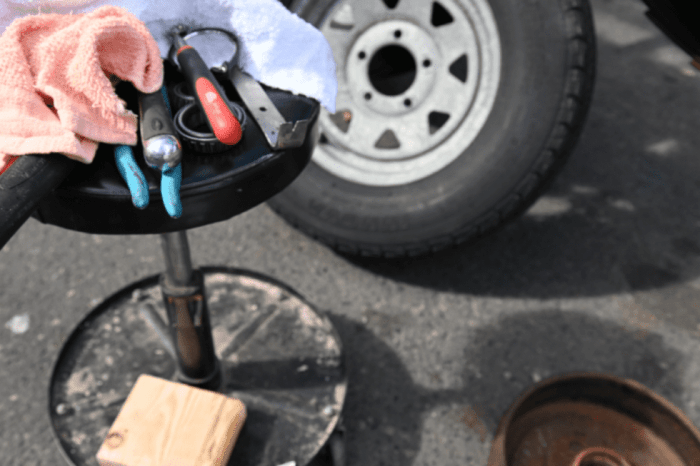 How to service venture trailer brakes