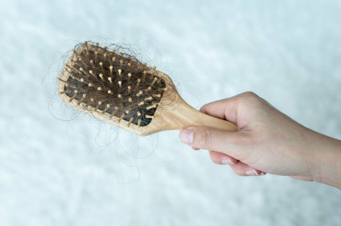 How to clean a boar brush