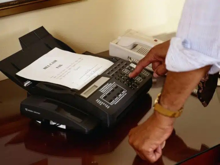 How much does it cost to fax at the library