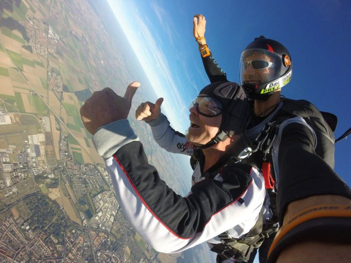 How much does it cost to skydive solo