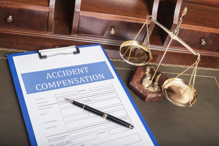 How to deal with insurance adjuster after car accident