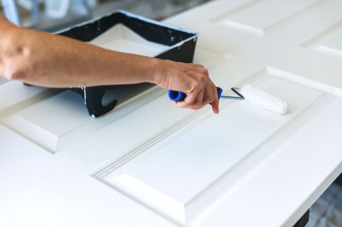 How to paint commercial metal door