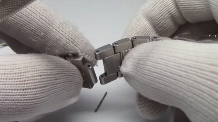 How to remove links from a watch without pins