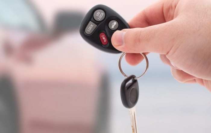 Does insurance cover stolen car if keys left