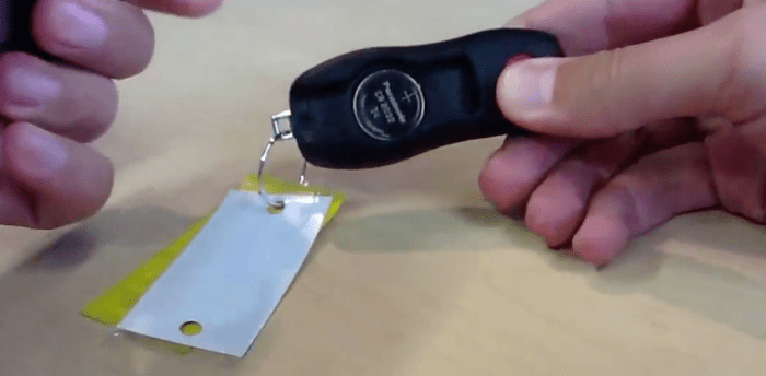 How to change porsche key battery