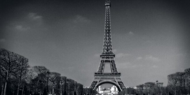 Tour Eiffel – Champ-de-Mars Parisian Icon