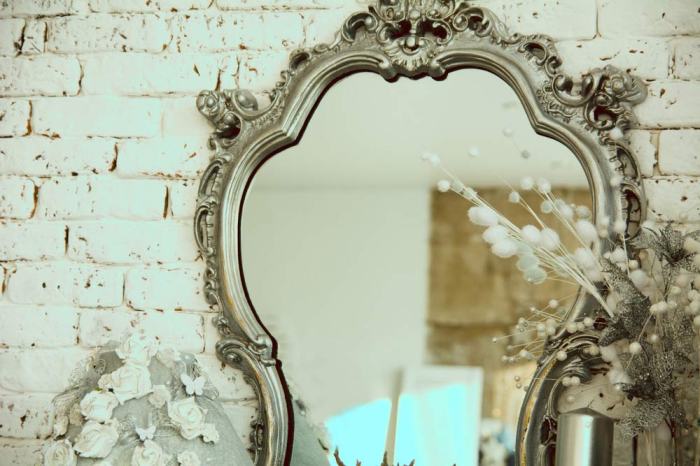 How to repair mirror desilvering