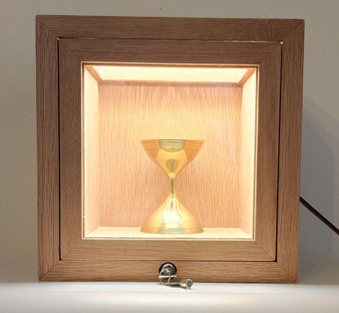 Refrdigerated display case how to keep closed
