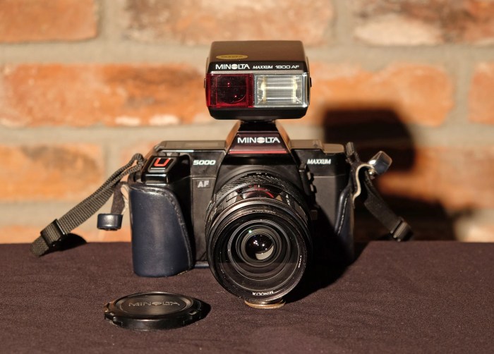 Minolta maxxum 5000 how to use flash attachment
