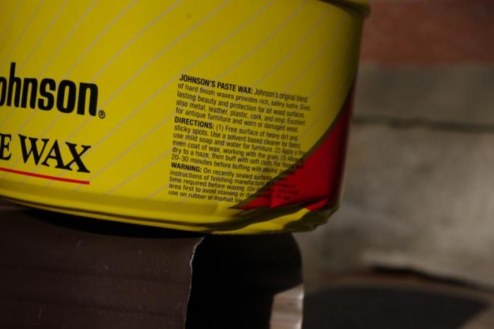 How to use johnson wax on metal