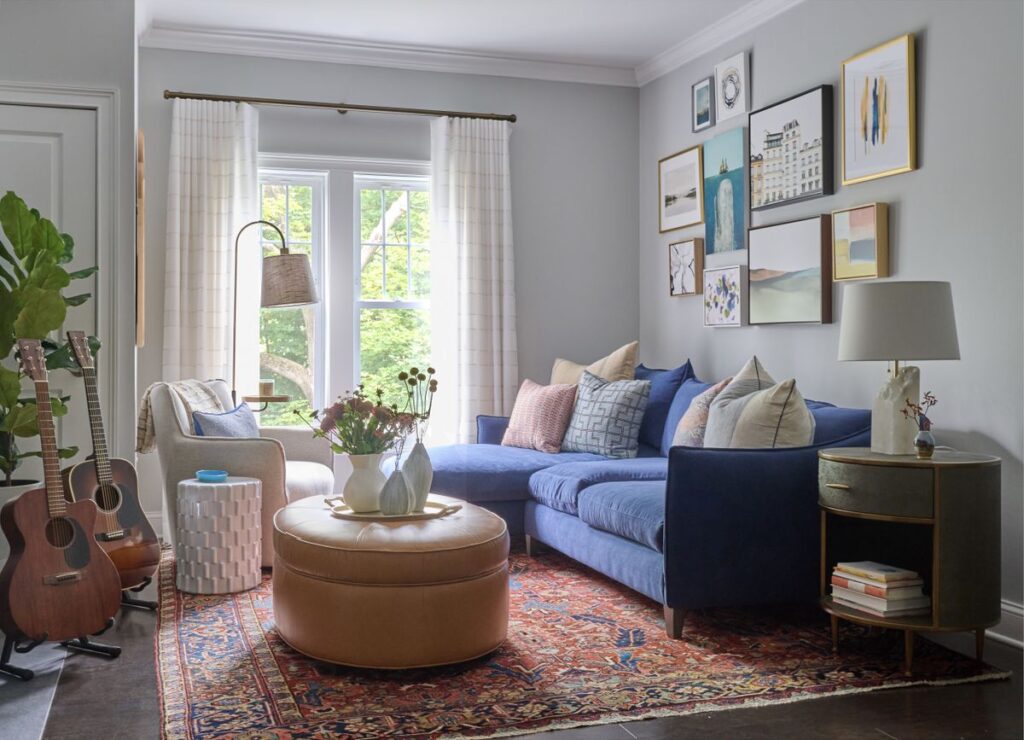 Maximize Your Space: Genius Small Living Room Decorating Ideas for 2024