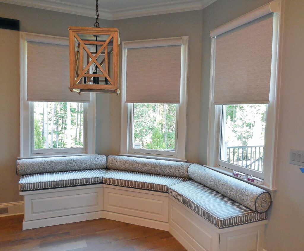 Bay Window Bliss: Creating Cozy and Stylish Living Room Seating