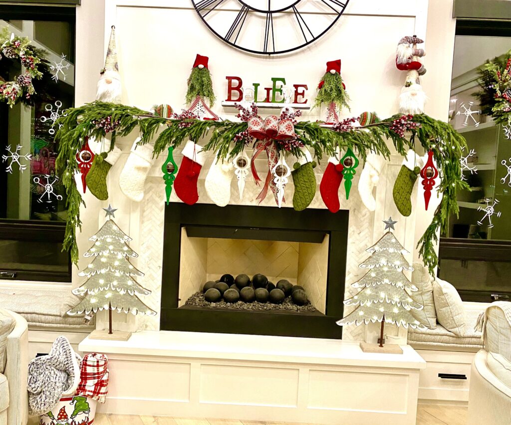 Transform Your Living Room into a Christmas Wonderland: A Guide to Festive Decor