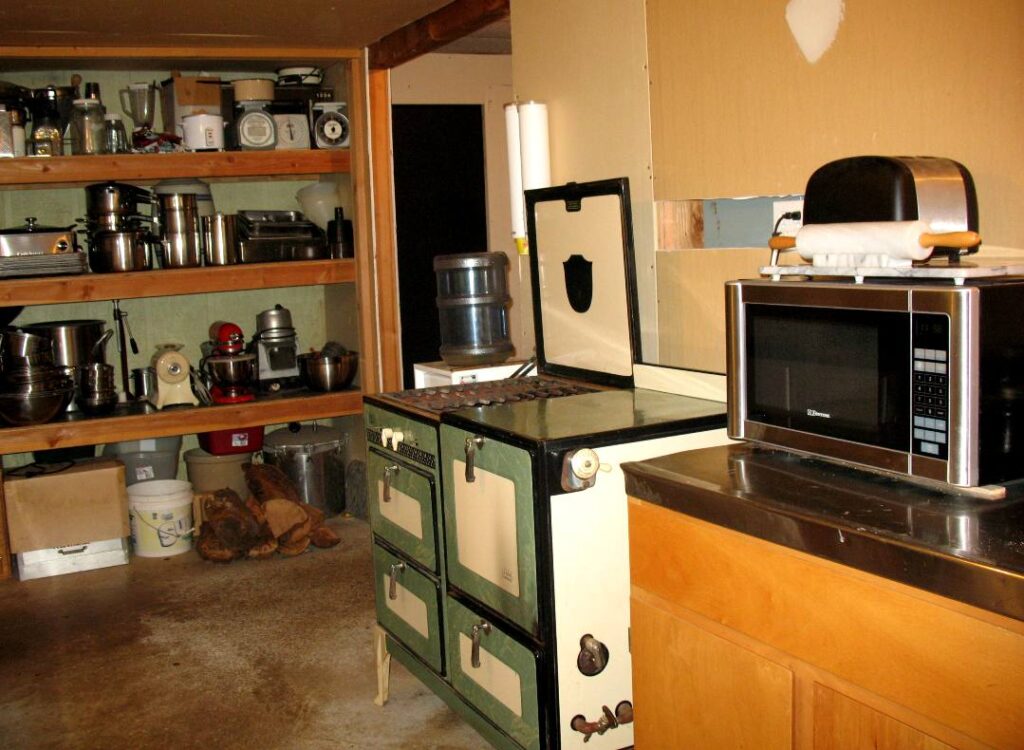 Pantry Perfection: Designing the Ultimate Canning Storage Kitchen for Preserving and Preparing