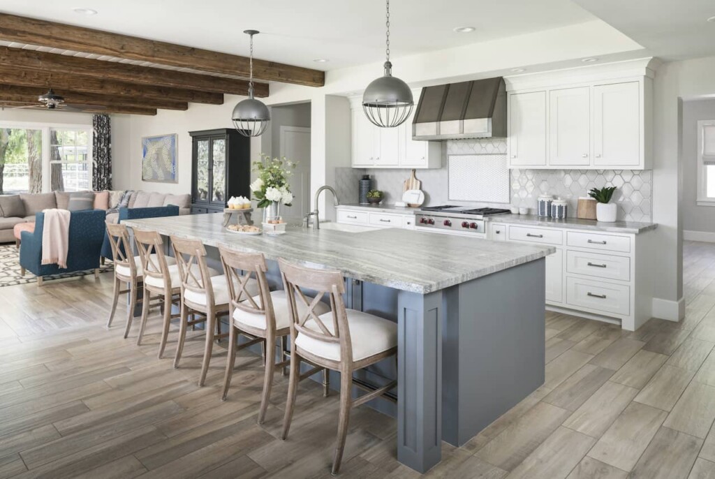 Modern Farmhouse Interior Design: A Comprehensive Guide to Achieving Timeless Elegance